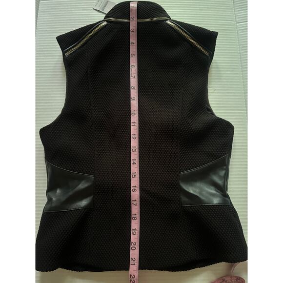 New Bebe Izzy Zip up Vest Black with Gold Detail sz 2 - Picture 7 of 8